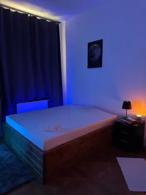 Velvet Touch - Erotické masáže - Praha 1